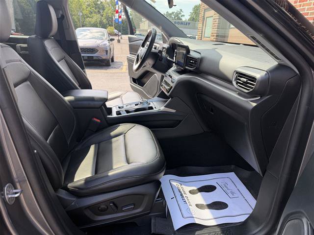 Certified 2023 Ford Explorer XLT w/ Equipment Group 202A AWD/4WD image 32