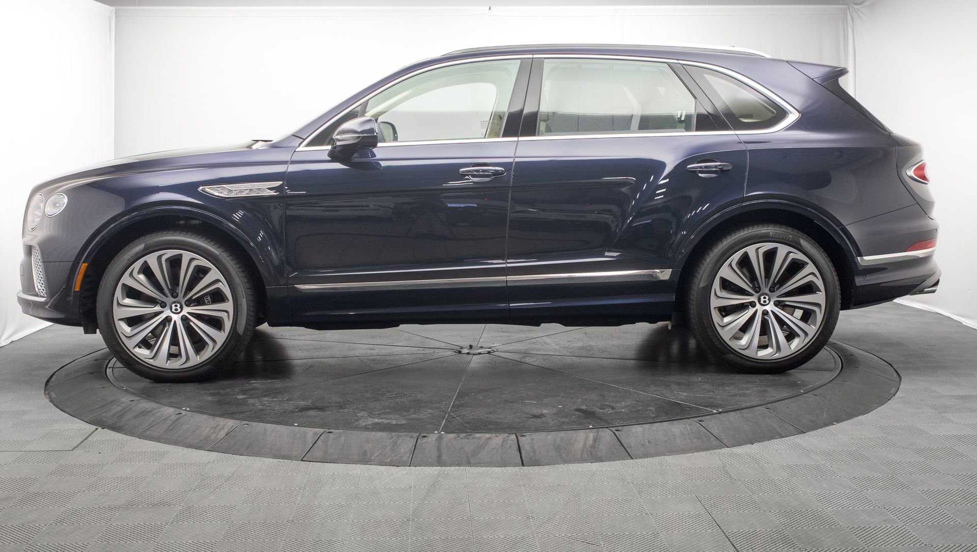 New 2025 Bentley Bentayga image 6