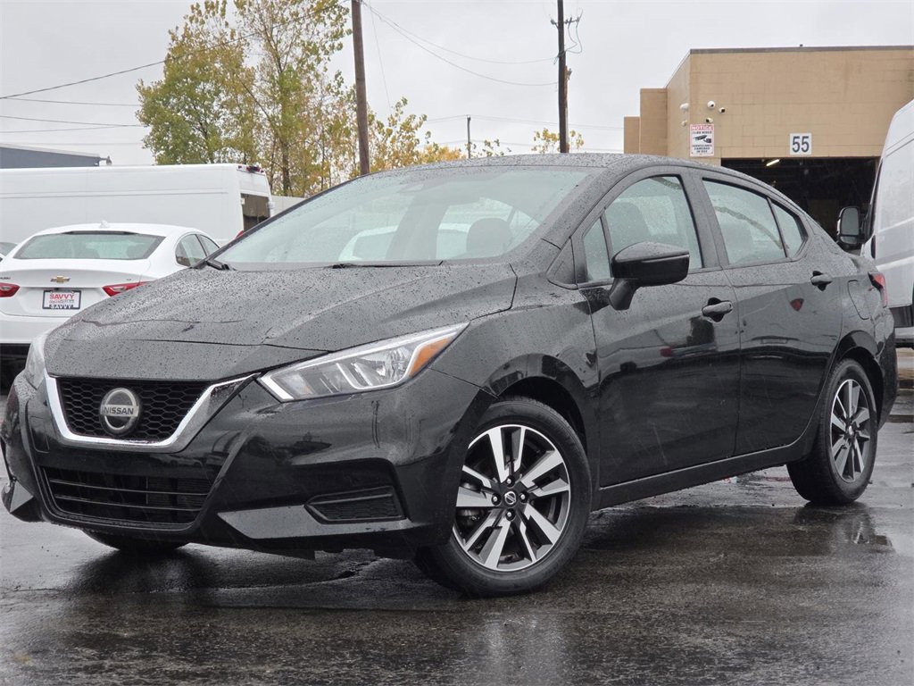 Used 2021 Nissan Versa SV image 2