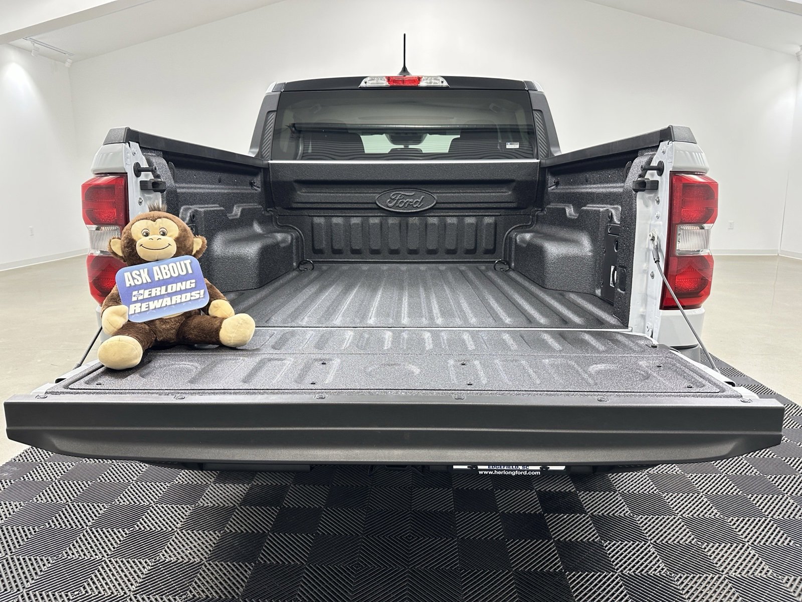 New 2025 Ford Maverick XLT w/ XLT Luxury Package image 6