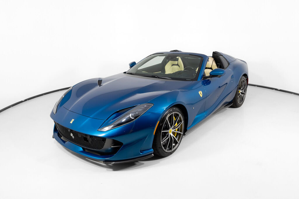 Used 2021 Ferrari 812 GTS RWD image 2