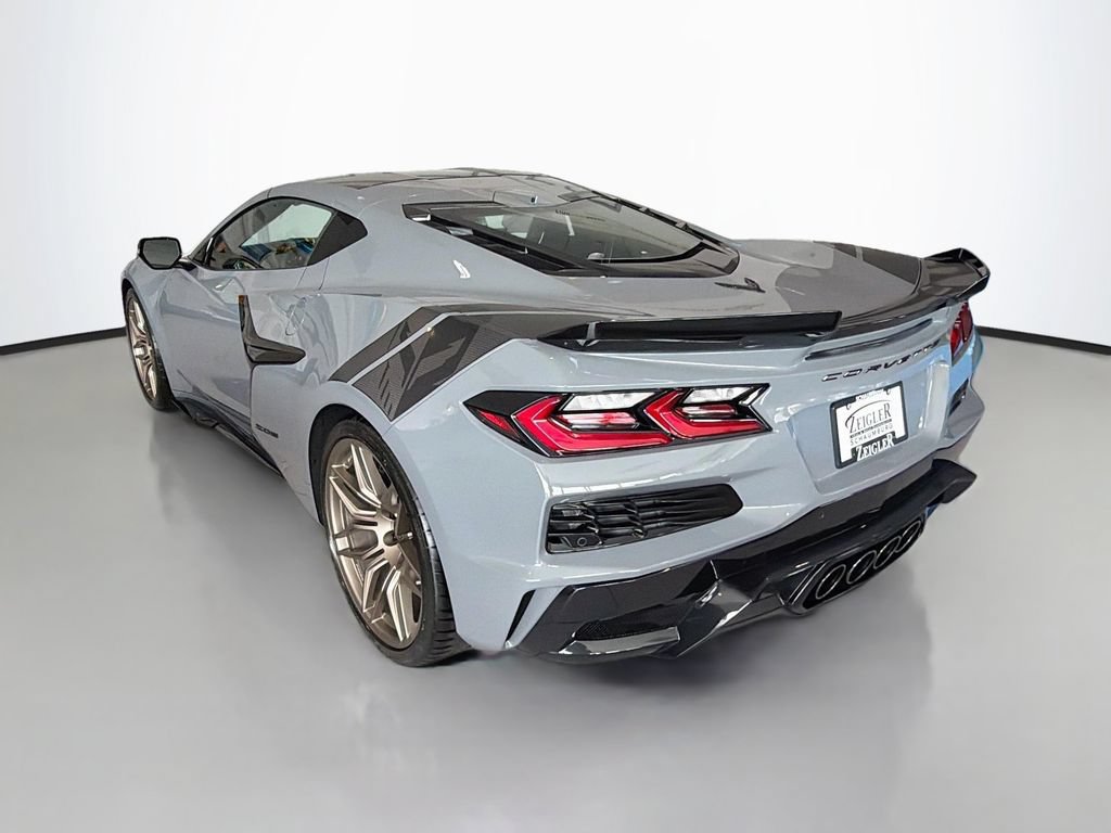 Used 2025 Chevrolet Corvette Z06 RWD image 5