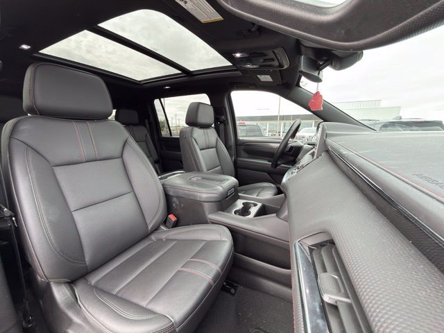 Used 2024 Chevrolet Suburban RST w/ Luxury Package AWD/4WD image 7