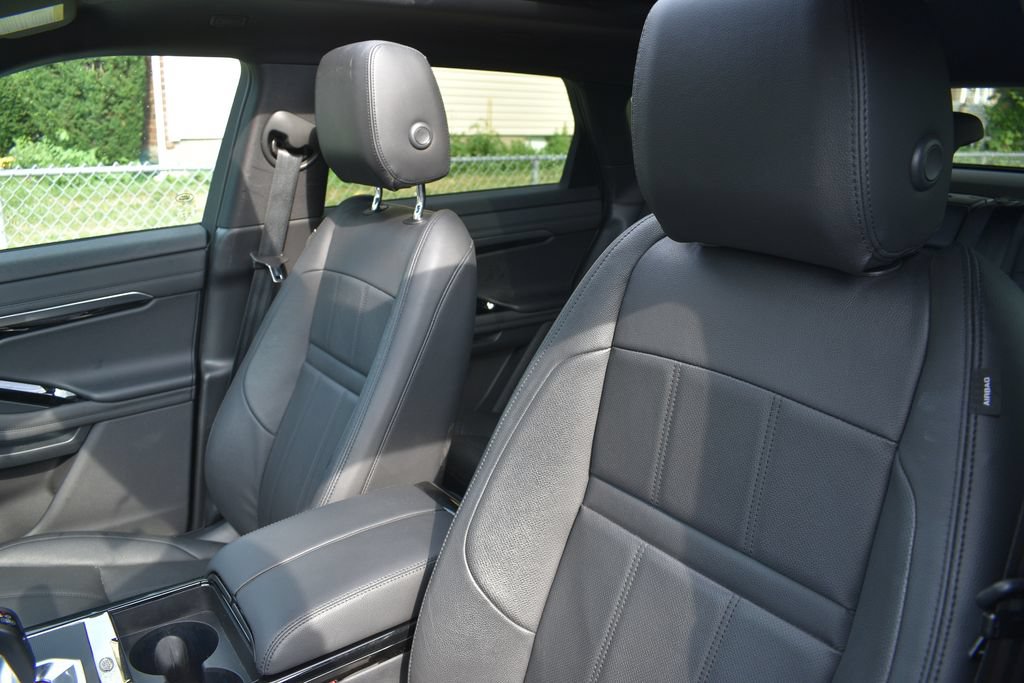 Used 2023 Land Rover Range Rover Evoque R-Dynamic SE AWD/4WD image 8