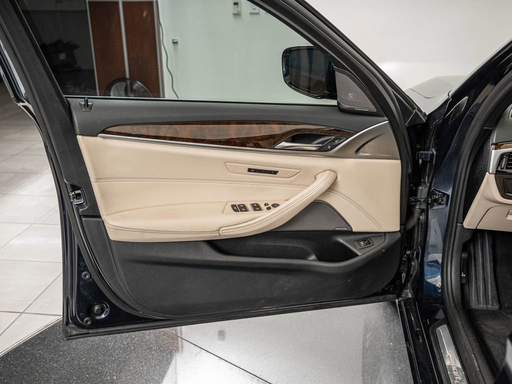 Used 2020 BMW 540i xDrive w/ Premium Package AWD/4WD image 17