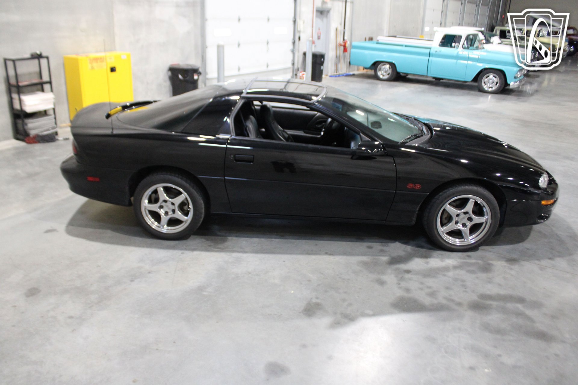 Used 2000 Chevrolet Camaro Z28 w/ SS Performance/Appearance Pkg image 30