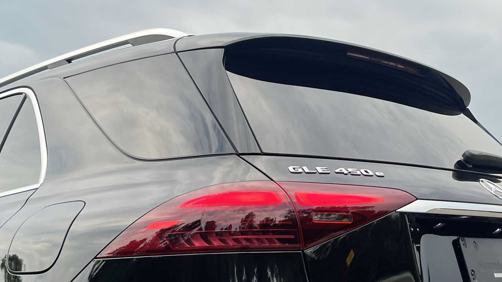 Certified 2025 Mercedes-Benz GLE 450e 4MATIC image 17