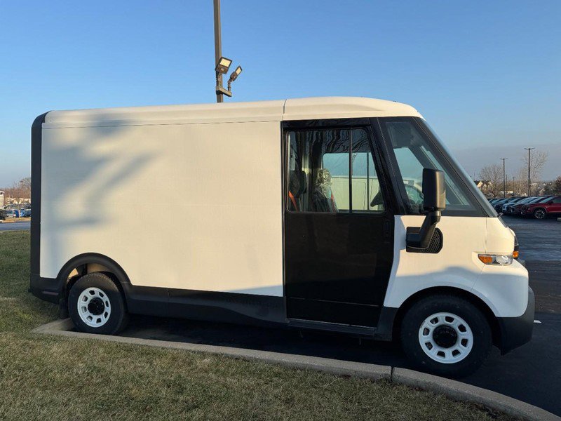 New 2025 Chevrolet Brightdrop 400 image 3