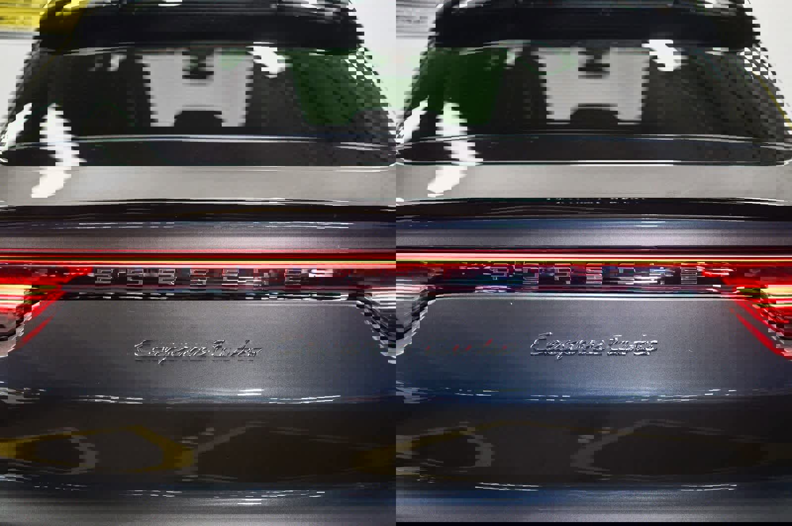 Used 2022 Porsche Cayenne Turbo image 11