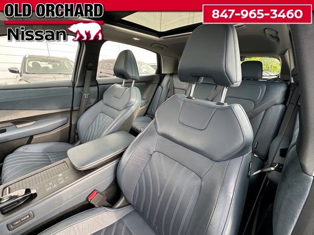 Used 2023 Nissan Ariya AWD/4WD image 12