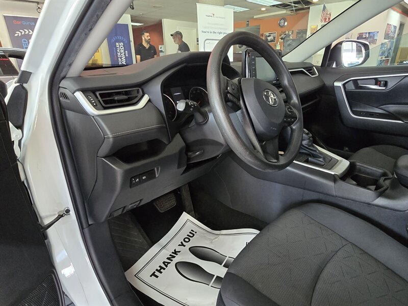 Used 2021 Toyota RAV4 XLE FWD image 8