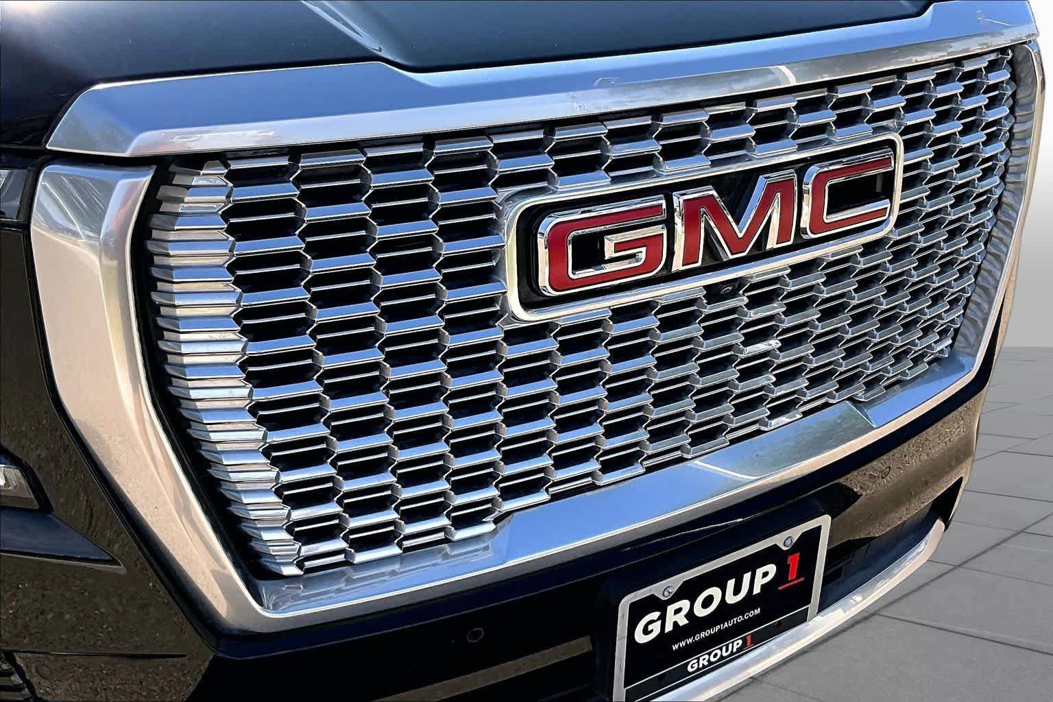 Used 2024 GMC Yukon Denali w/ Advanced Technology Package AWD/4WD image 37