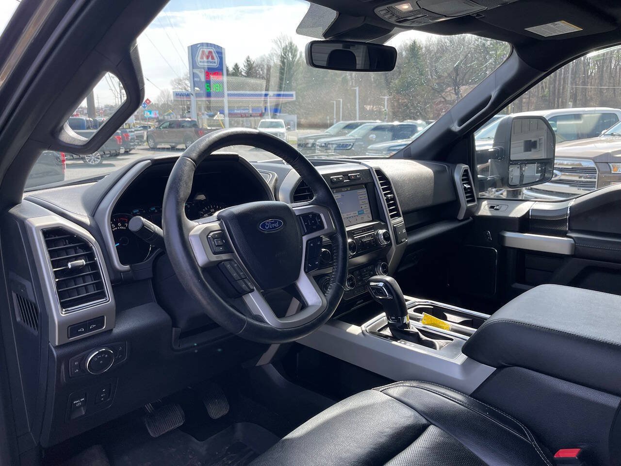 Used 2019 Ford F150 Lariat w/ Equipment Group 502A Luxury AWD/4WD image 18