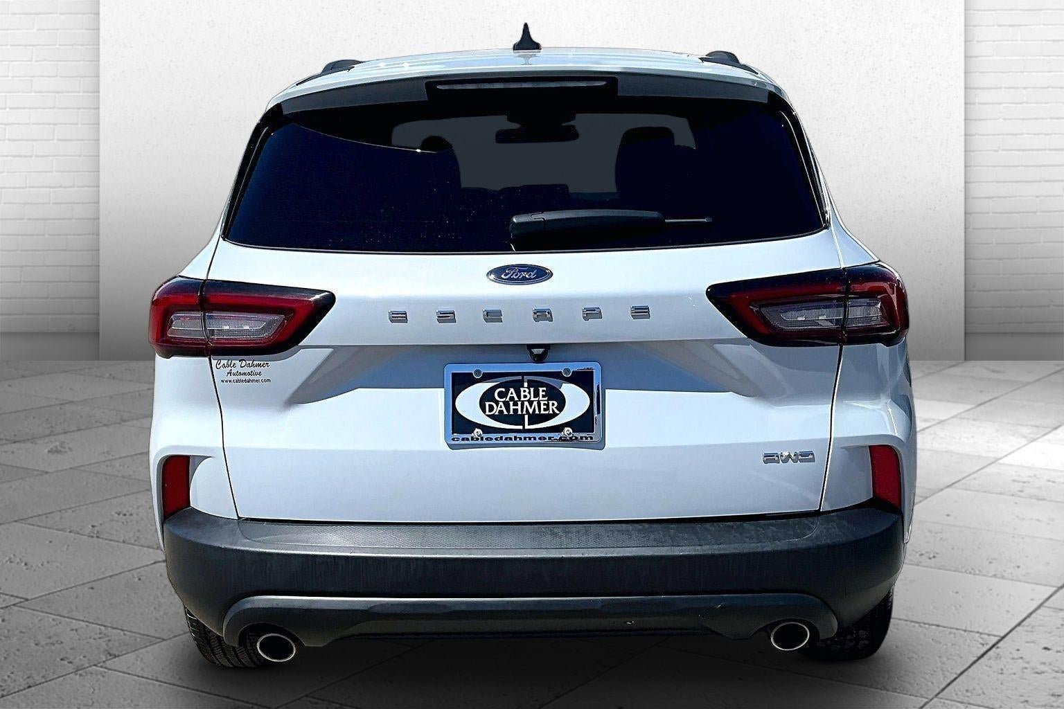 Used 2025 Ford Escape ST-Line AWD/4WD image 3