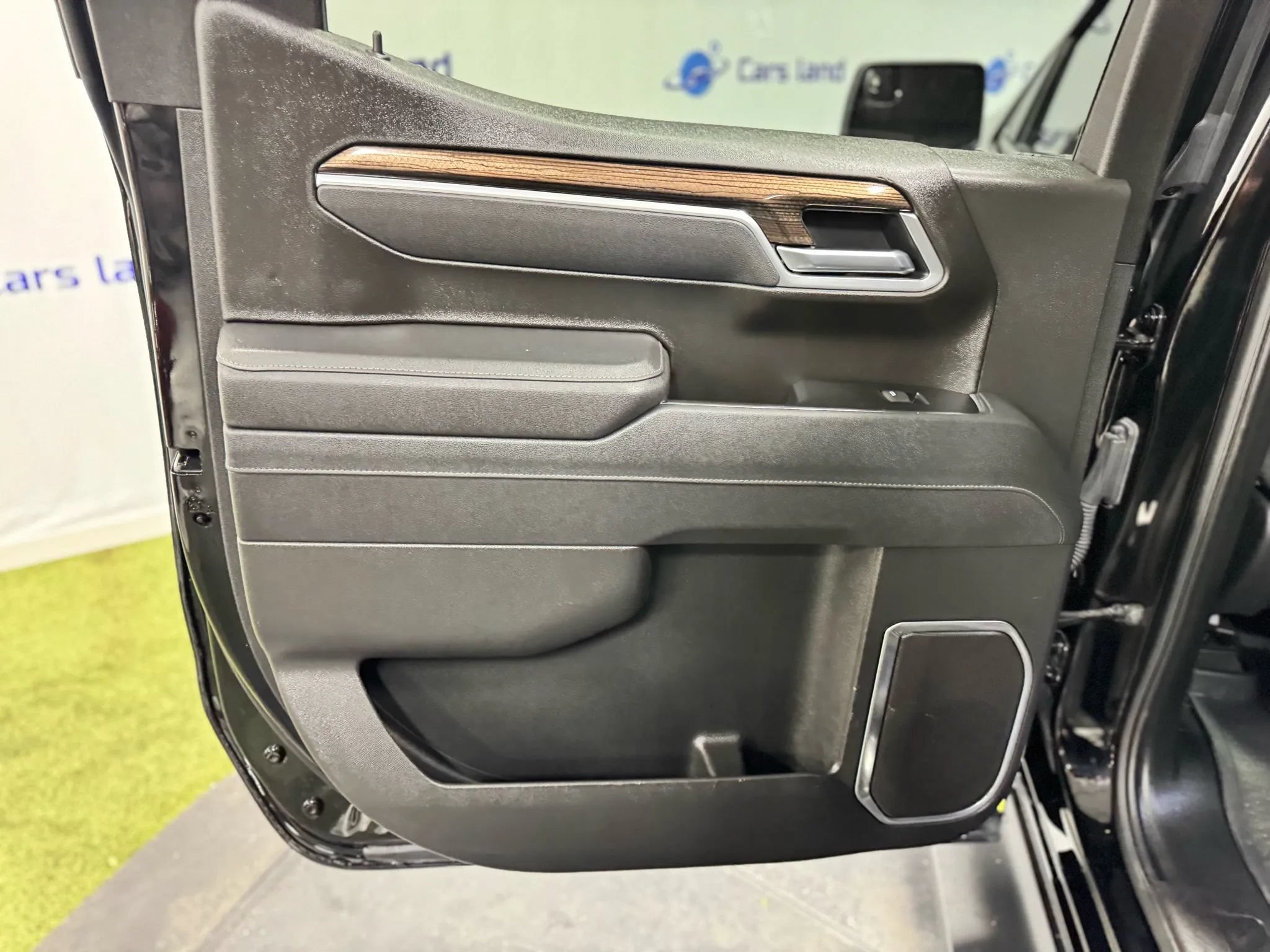 Used 2025 Chevrolet Silverado 1500 RST w/ Protection Package AWD/4WD image 7