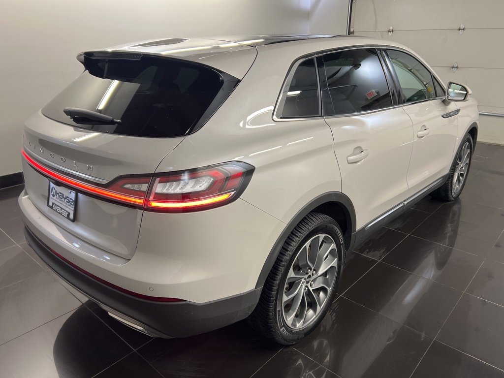 Certified 2022 Lincoln Nautilus Reserve image 6