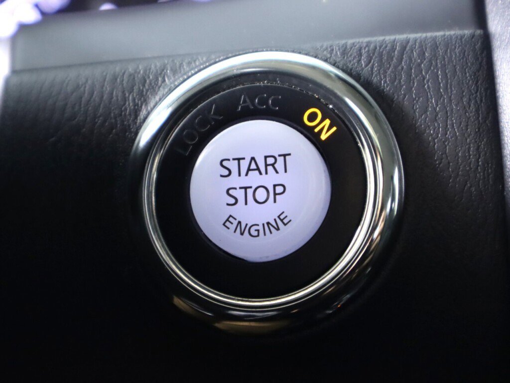 Used 2021 Nissan Armada SV image 25