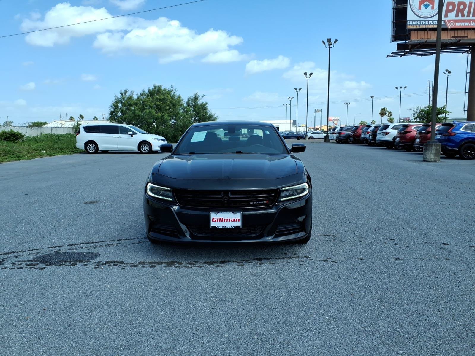 Used 2019 Dodge Charger SXT w/ Blacktop Package RWD image 3