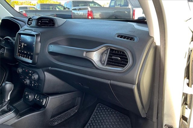 Used 2023 Jeep Renegade Latitude image 16