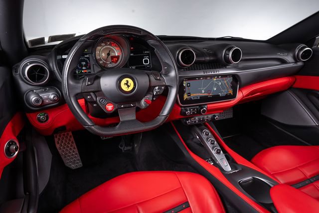 Used 2019 Ferrari Portofino RWD image 5