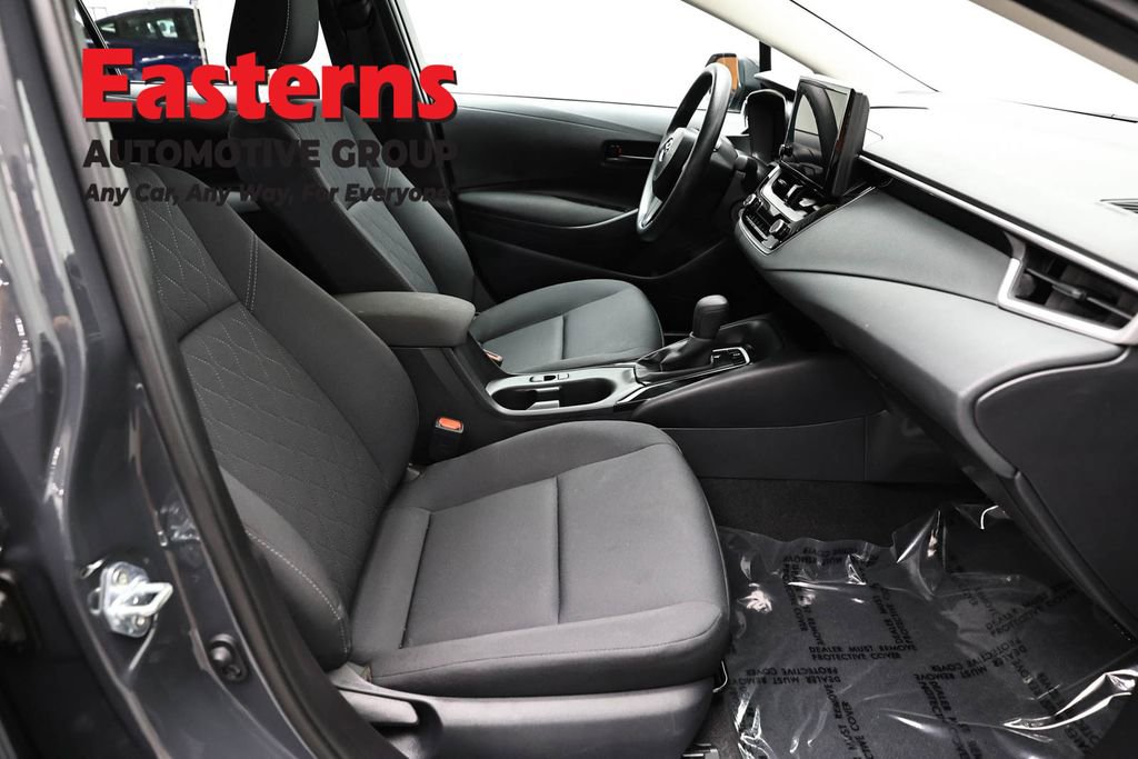 Used 2025 Toyota Corolla LE FWD image 23