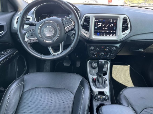 Used 2021 Jeep Compass Latitude w/ Sun and Sound Group AWD/4WD image 13