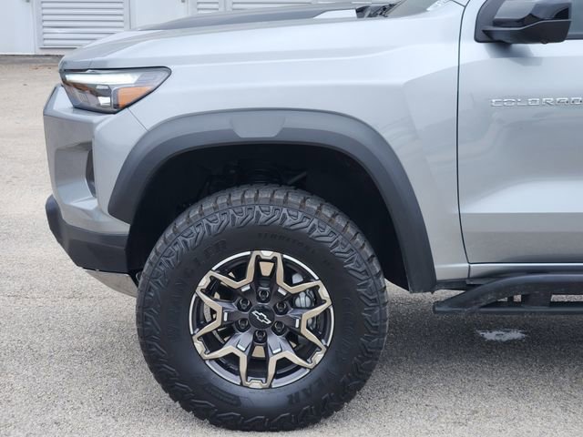 Used 2025 Chevrolet Colorado ZR2 w/ Technology Package image 5