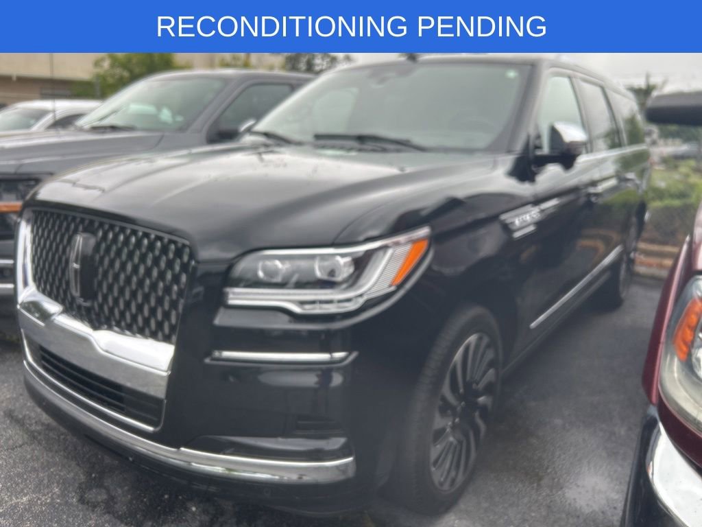 Used 2023 Lincoln Navigator L Black Label AWD/4WD image 3