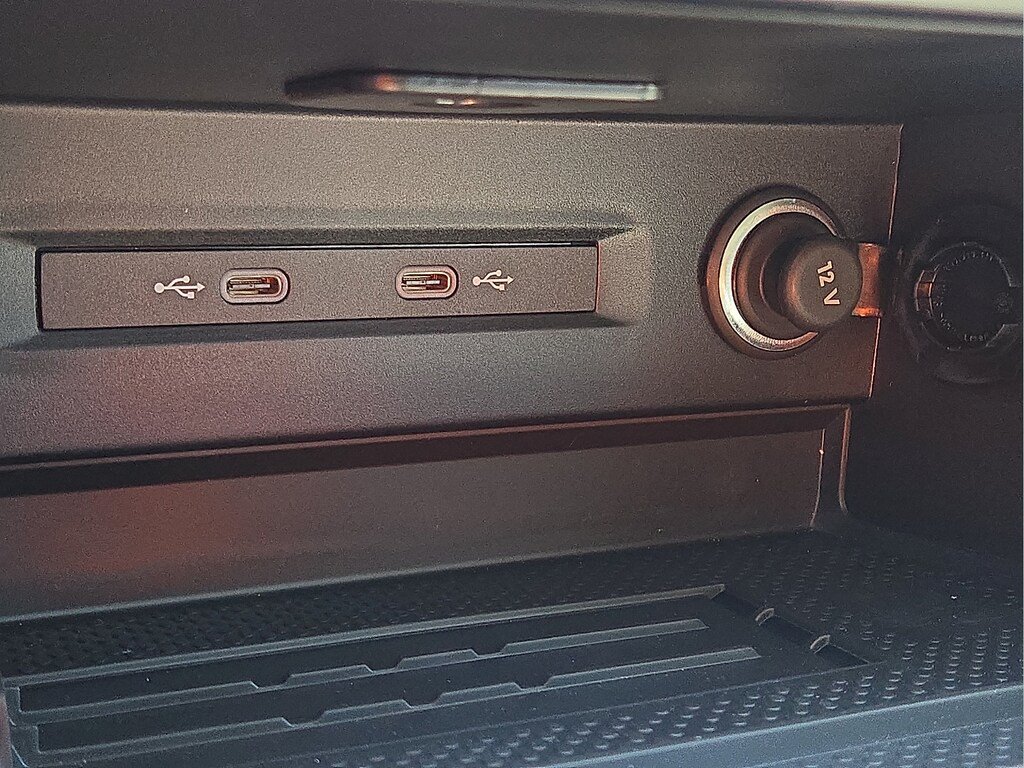New 2026 Volkswagen Taos SE FWD image 21