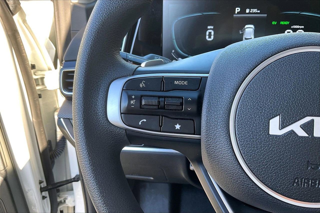 Used 2025 Kia Sportage LX image 26