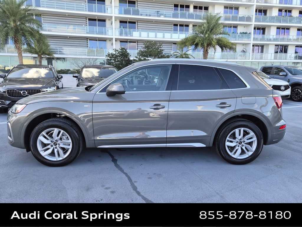 Certified 2023 Audi Q5 2.0T Premium w/ Convenience Package image 3