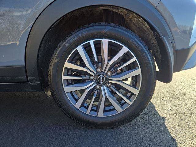 Used 2023 Nissan Kicks SV FWD image 10