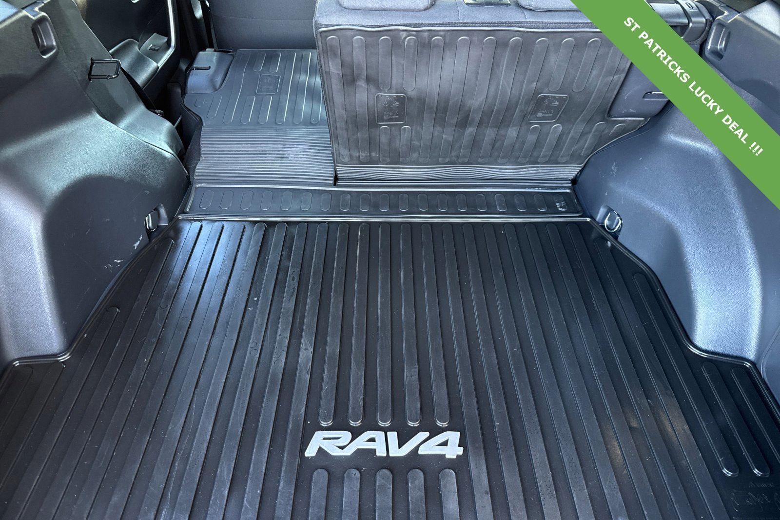 Used 2022 Toyota RAV4 SE w/ Convenience Package image 15