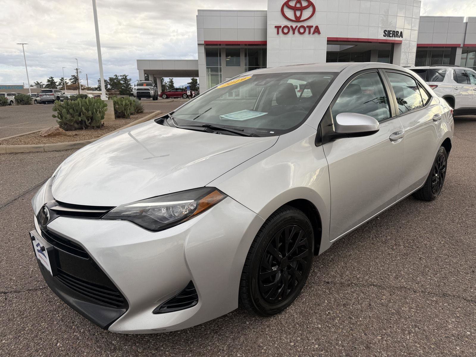 Used 2019 Toyota Corolla LE image 1