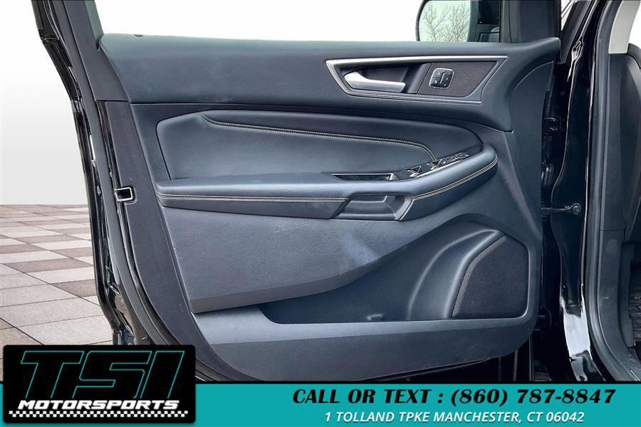 Used 2017 Ford Edge Titanium w/ Equipment Group 301A image 22