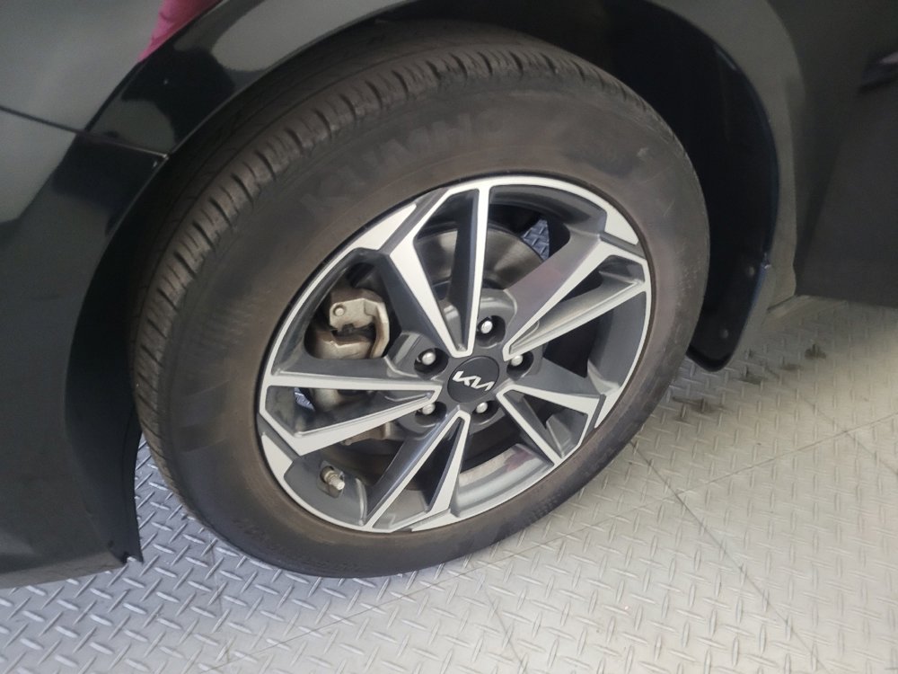 Used 2023 Kia Forte LXS w/ LXS Technology Package image 31