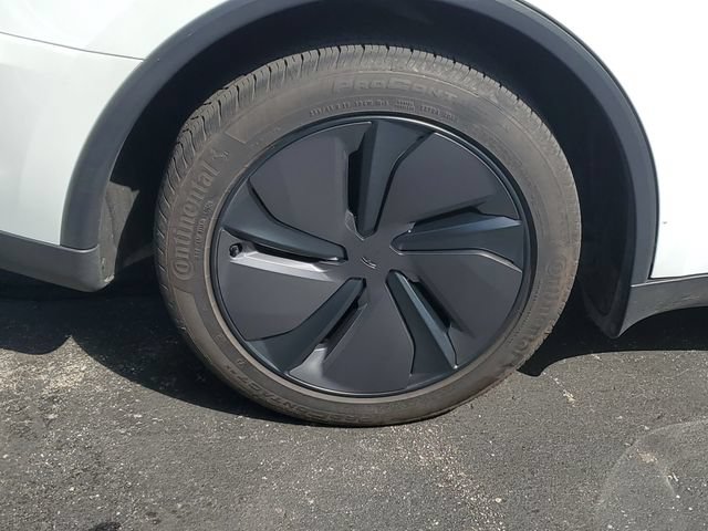 Used 2026 Tesla Model Y AWD image 6