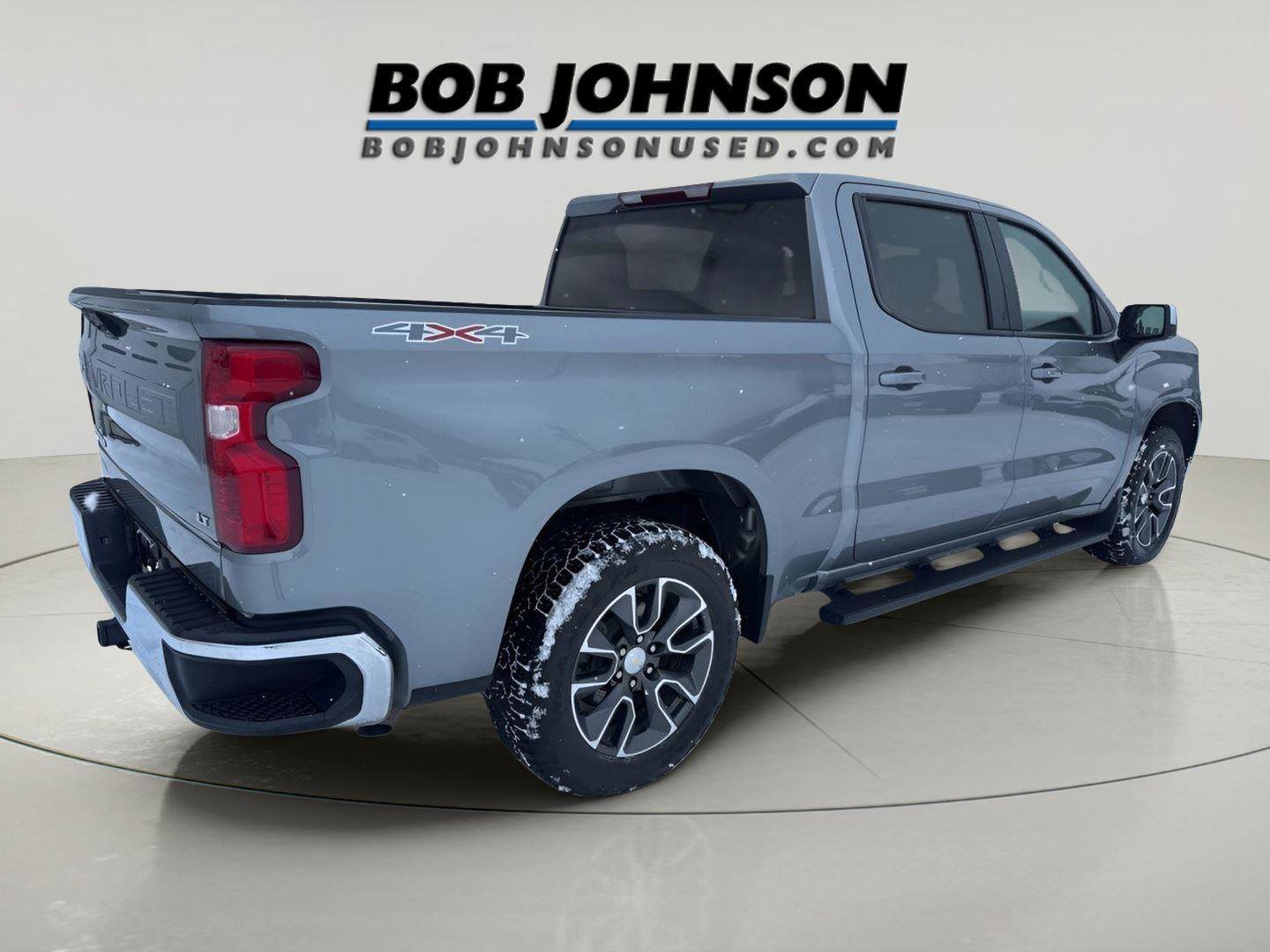 Used 2023 Chevrolet Silverado 1500 LT AWD/4WD image 3