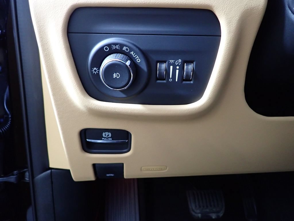 New 2026 Jeep Grand Cherokee L Summit w/ Obsidian Package AWD/4WD image 30