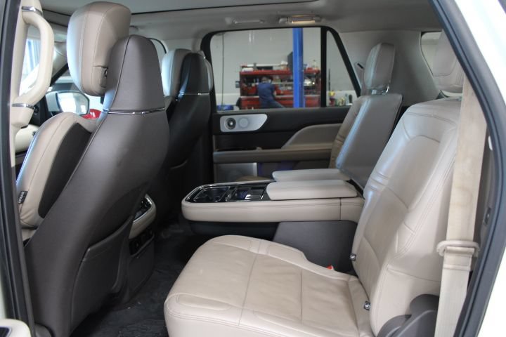 Used 2022 Lincoln Navigator L Reserve AWD/4WD image 14