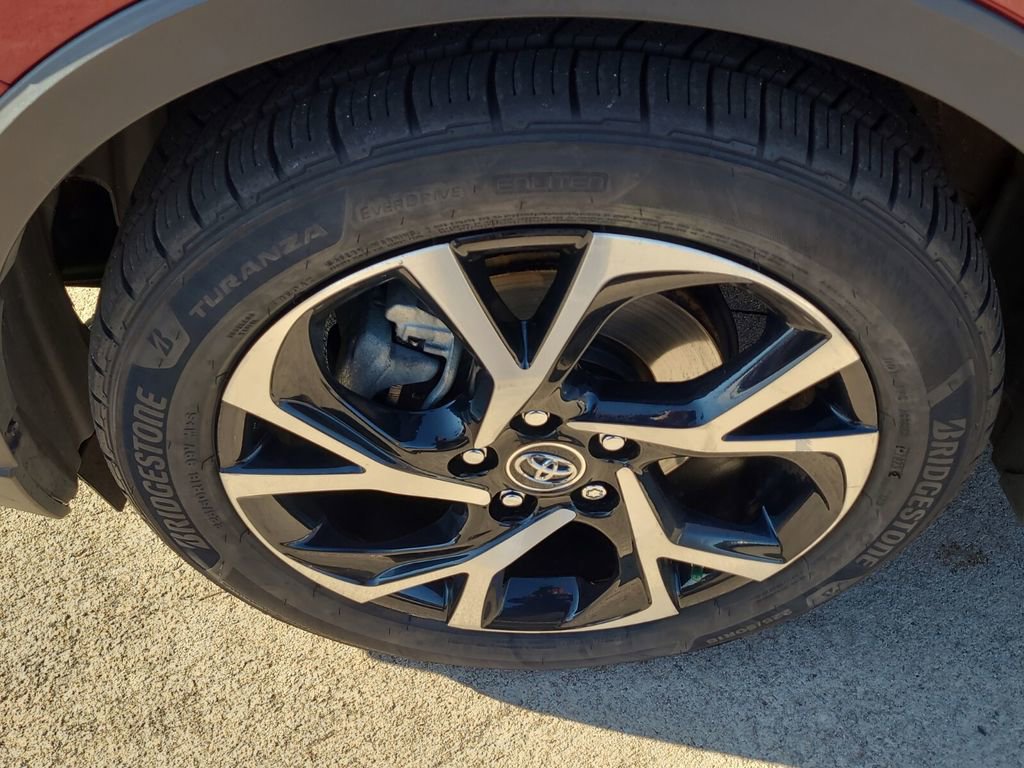 Used 2018 Toyota C-HR image 10