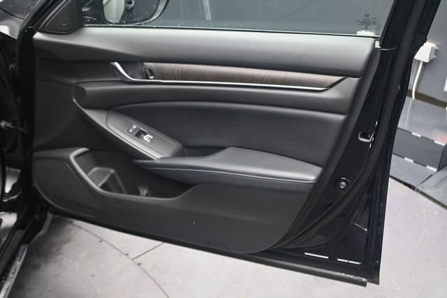 Used 2018 Honda Accord EX image 19