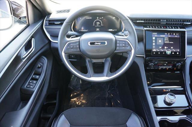 Certified 2023 Jeep Grand Cherokee L Laredo AWD/4WD image 22