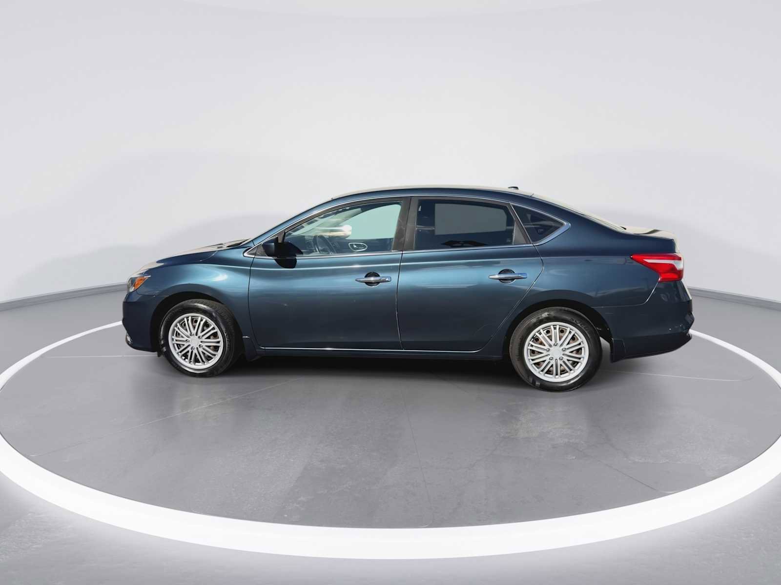 Used 2017 Nissan Sentra SV image 5