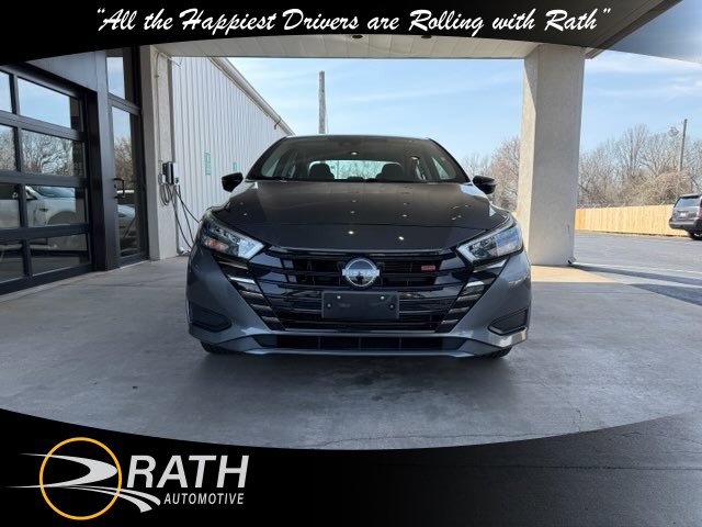 Used 2024 Nissan Versa SR image 3