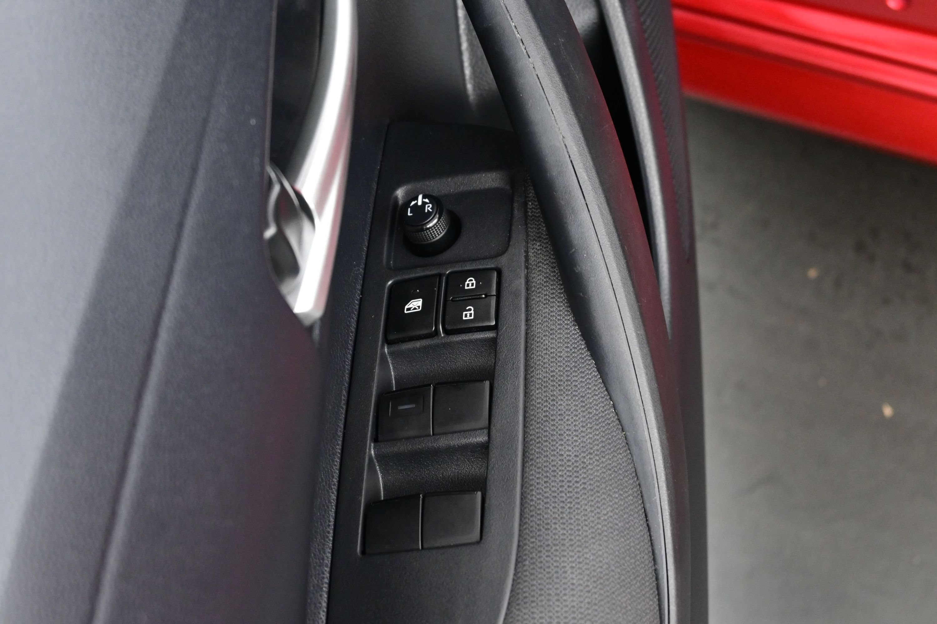 Used 2021 Toyota Corolla LE FWD image 10
