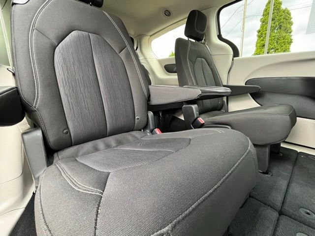 Used 2024 Chrysler Voyager LX FWD image 28