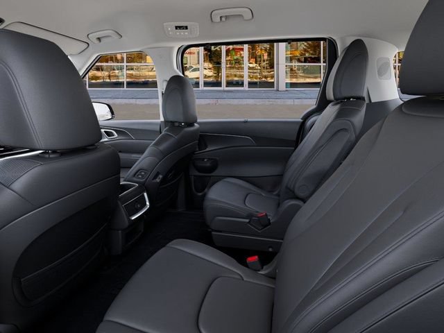 New 2027 Kia Carnival EX FWD image 18