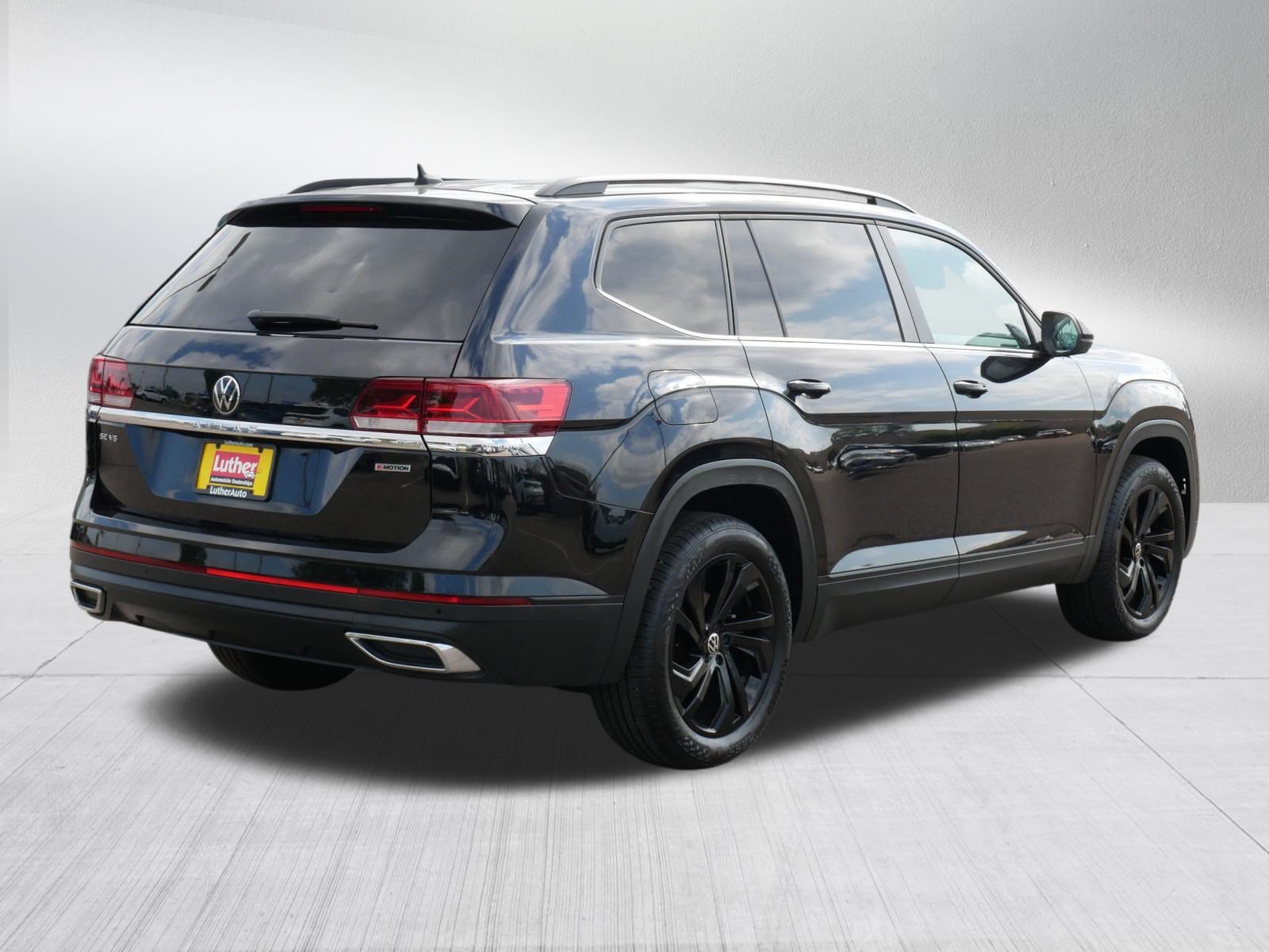 Used 2021 Volkswagen Atlas SE w/ Panoramic Sunroof Package AWD/4WD image 7