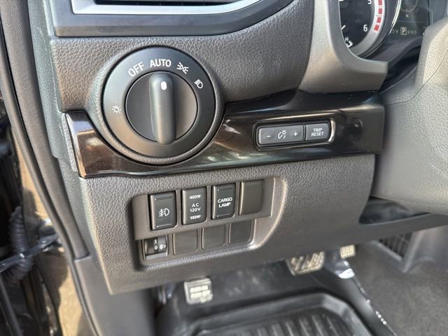 Used 2019 Nissan Titan SL w/ Midnight Edition AWD/4WD image 27